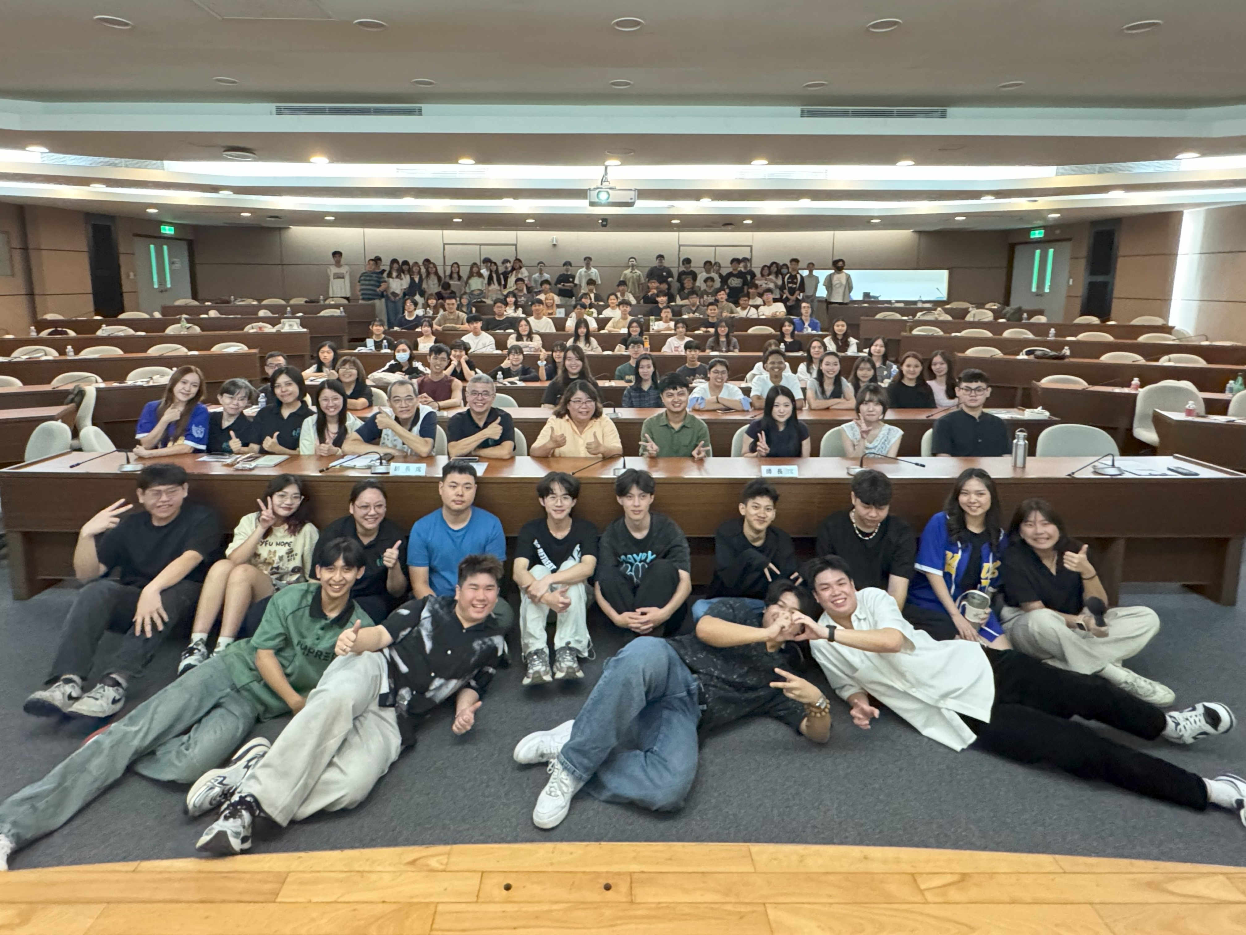 從第一天就超有愛!輔大僑陸新生輔導暖心登場