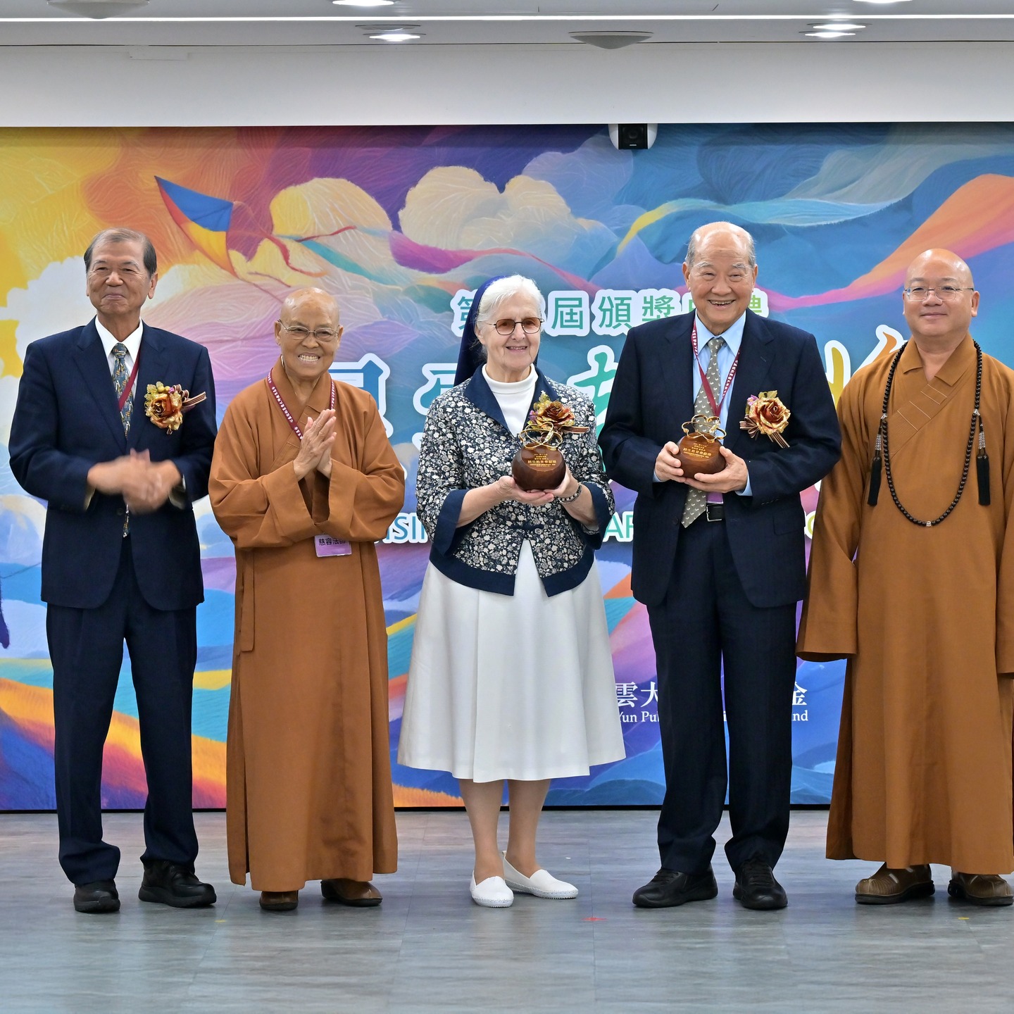 輔大羅麥瑞修女獲頒「星雲終生教育奉獻獎」 「麥粉」齊聚見證宗教交流美好時刻