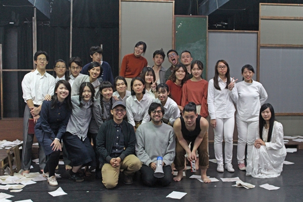 外語學院戲劇實務課成發 學生精湛演繹劇作《白話》
