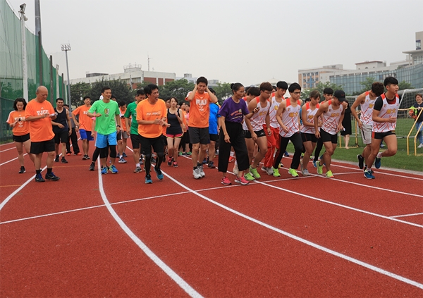 輔大貴子運動場跑道啓用祈福禮暨紀念路跑 50名校內師生成為首批使用者