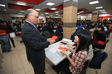 輔大文園慶開幕 食安為新商家最先考量 輔大文園慶開幕 食安為新商家最先考量