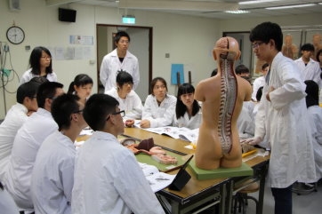 2015輔大醫學營 六系合辦提升廣度