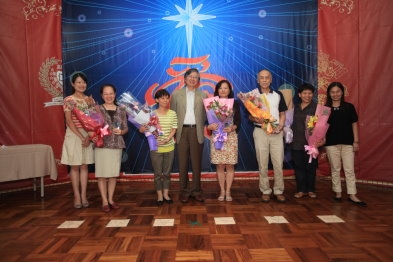 教學工作任重而道遠 百位教職員接受表揚 教學工作任重而道遠 百位教職員接受表揚