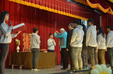 逾兩百位僑陸生參與祭祖 感謝祖先迎春節 逾兩百位僑陸生參與祭祖 感謝祖先迎春節