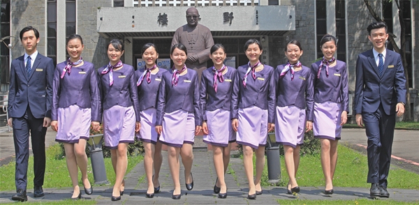 輔仁大學親善大使團 學生親自設計新團服 亮麗登場 輔仁大學親善大使團 學生親自設計新團服 亮麗登場