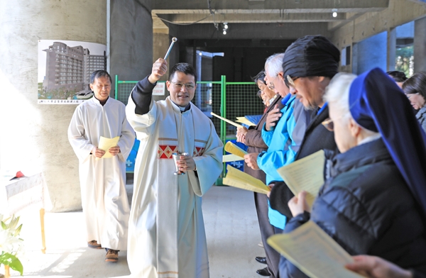 FJCU Holds Blessing Ceremony for New Yisheng Dormitory