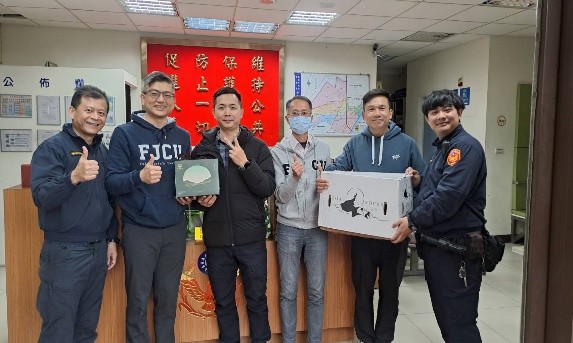 輔仁大學軍訓室春節前夕慰問警消單位，攜手新莊分局與消防單位深化春節校園安全與防詐