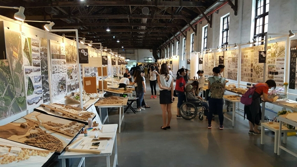 Students of religious studies showcase religious faith with creative art to ...