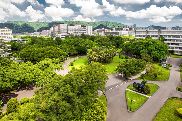 輔大校園面面觀-邀請春天同訪新莊之肺--輔仁大學