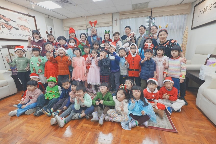 叮叮噹~~輔幼中心小朋友校園報佳音,幸福溫馨傳佳音