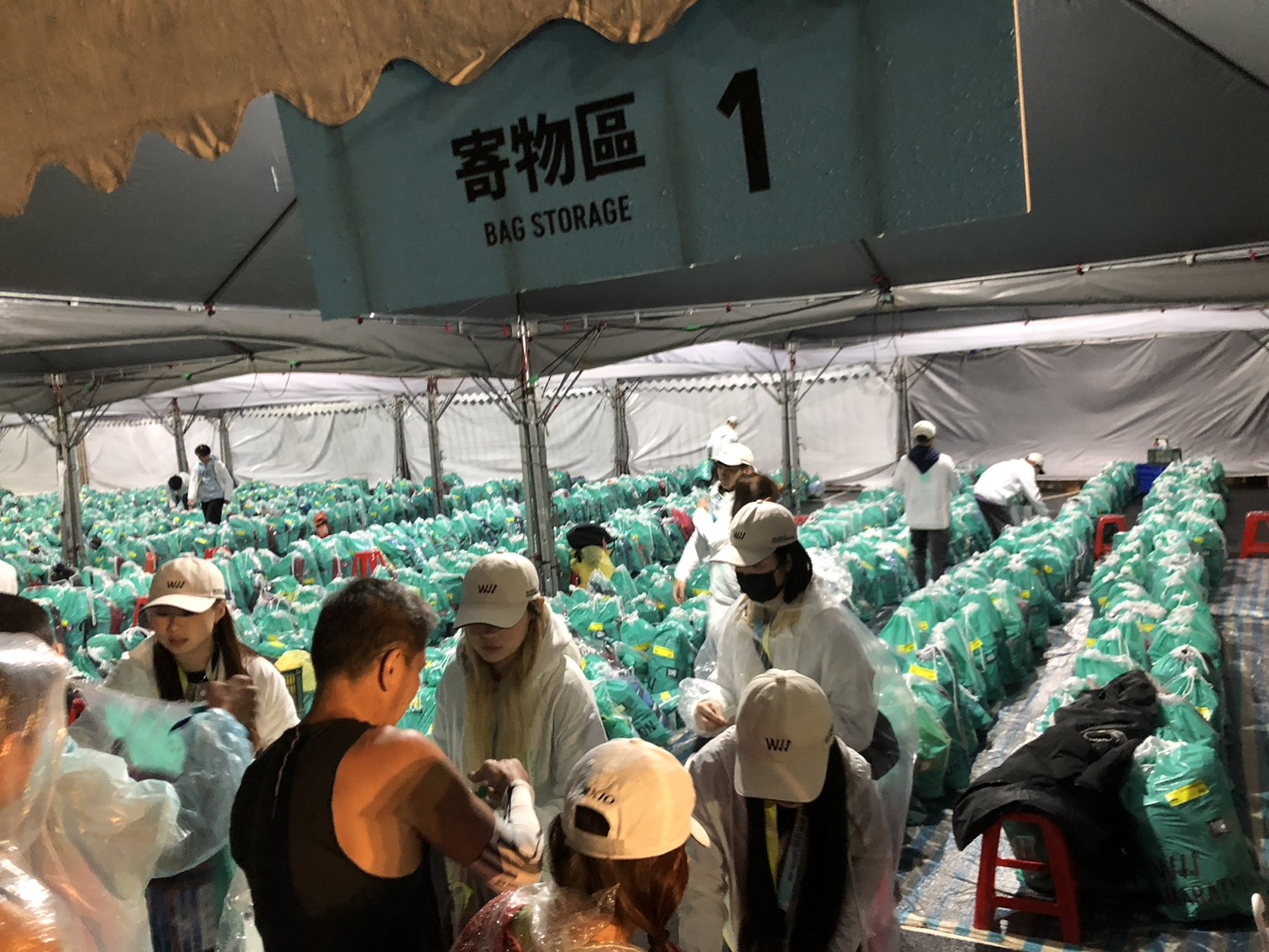 挑戰世壯運 先跑萬金石 運休學程持續十年參與萬金石馬拉松志工服務