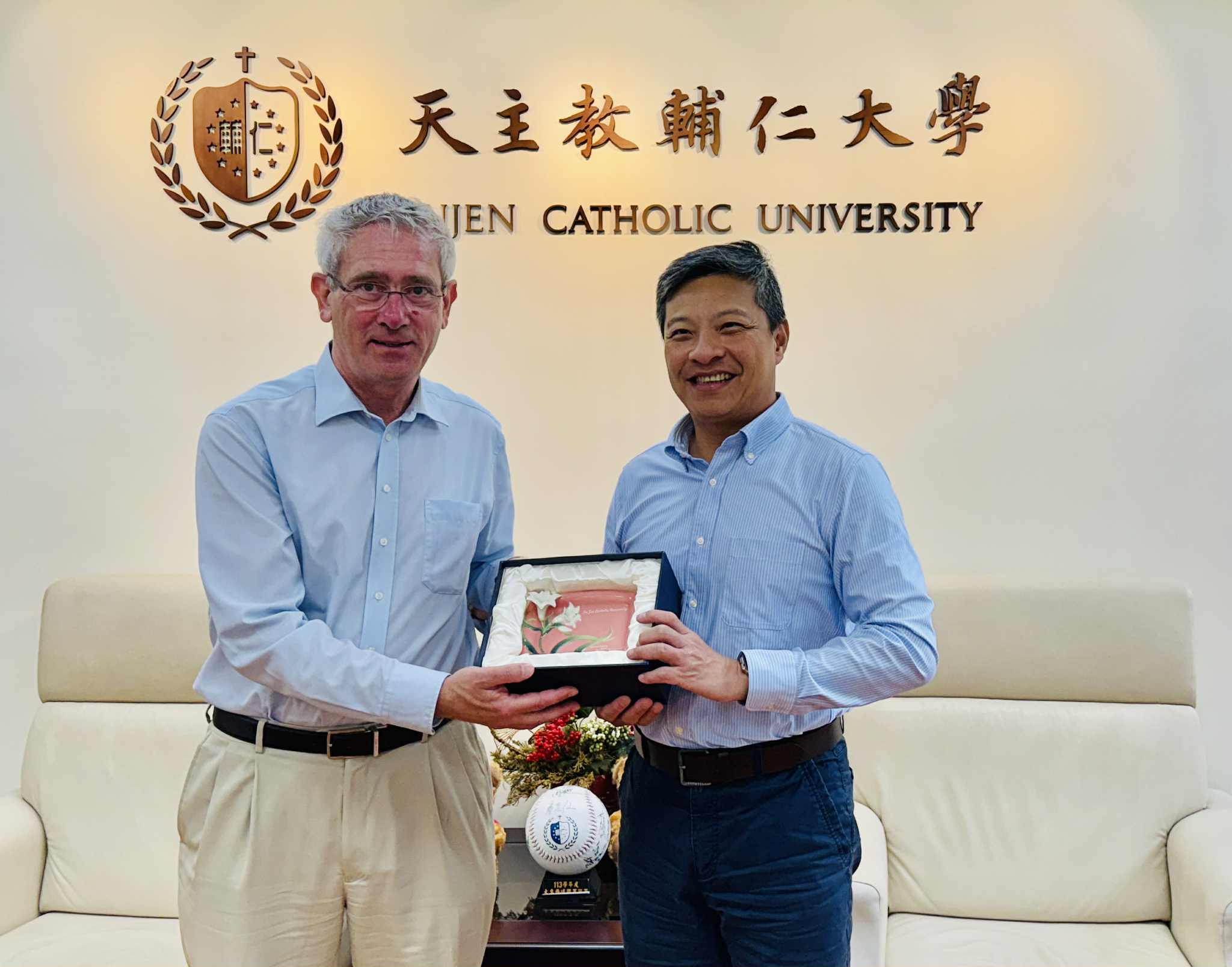 健康傳播大師Peter J. Schulz訪台　傳播學院攜手輔醫開啟合作契機