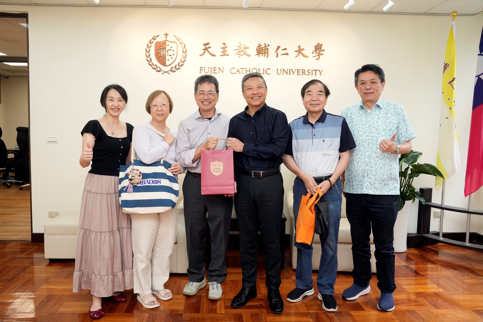 統資系張銘祥、黃家璧與楊金坤校友 攜手幫助起飛學生安心就學近20年