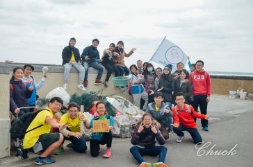 Fu Jen White All cleanup at Lao-Mei Green Reef